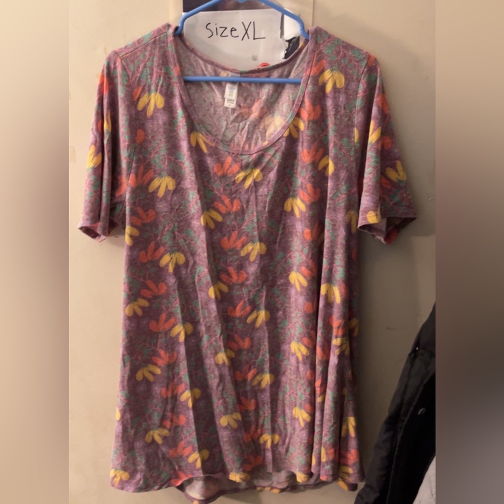 Lularoe XL shirt